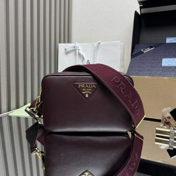 Picture of Prada Handbags _SKUfw219657729fw